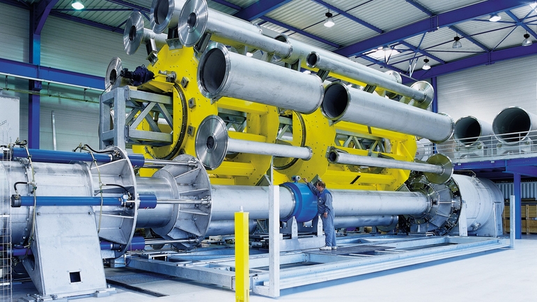 Uma plataforma de calibração para diâmetros nominais de até DN 2000 (80'') na Endress+Hauser Flow.