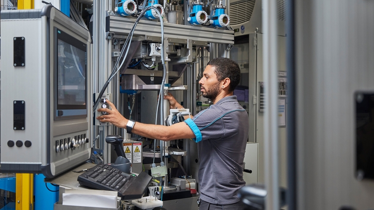 Instalação de calibração na Endress+Hauser Flow em Reinach, Suíça.
