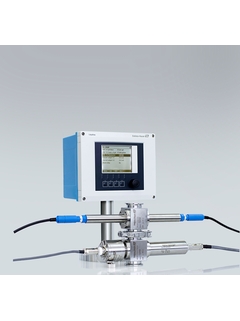 Liquiline CM44P com fotômetro de processo OUSAF44 UV e sensores Memosens para pH, condutividade