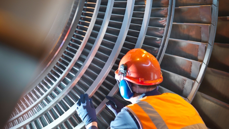 Turbina a gás em uma usina de energia