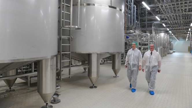 Instalação de produção para fracionamento de soro e leite