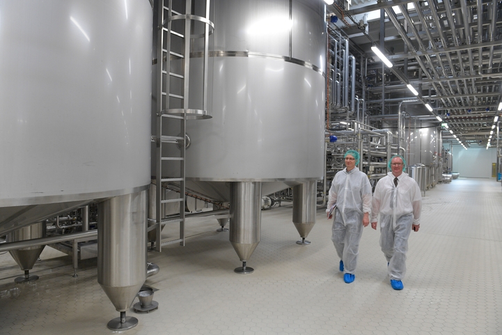 Instalação de produção para fracionamento de soro e leite
