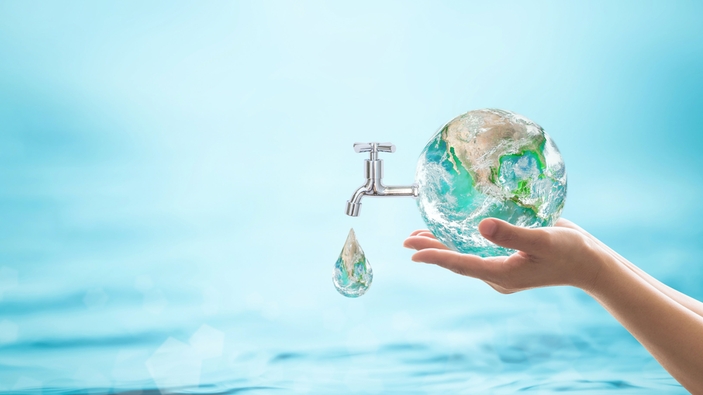 Administre de forma sustentável os recursos naturais de água doce e proteja a hidrosfera.