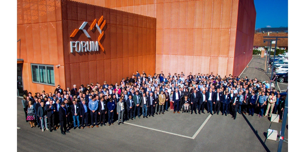 Na sua reunião anual Innovators na França, a Endress+Hauser premiou os inventores da empresa. Na sua reunião anual Innovators realizada na França, a Endress+Hauser premiou os inventores da empresa.