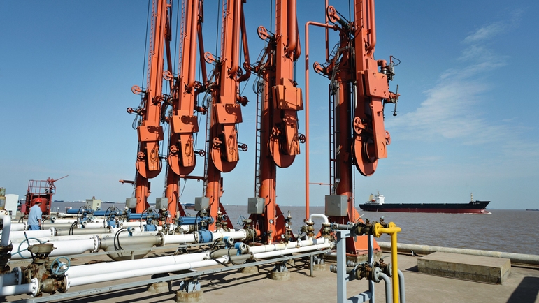 Picture of loading and offloading station for oil tankers