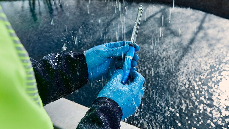 Seguro: Memosens sensores são completamente resistentes à umidade, corrosão e pontes salinas..