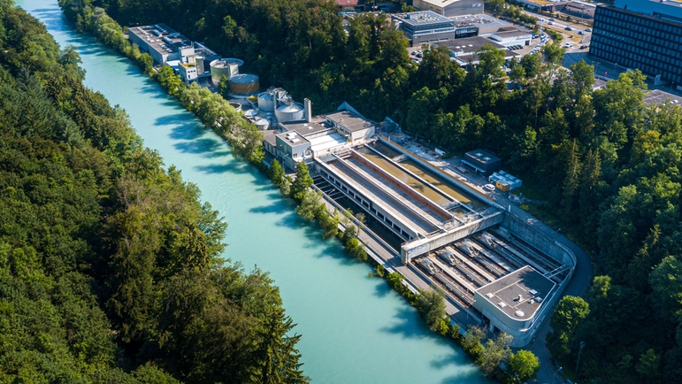 Visão aérea de ARA Worblental, estação de tratamento de efluentes na Suíça