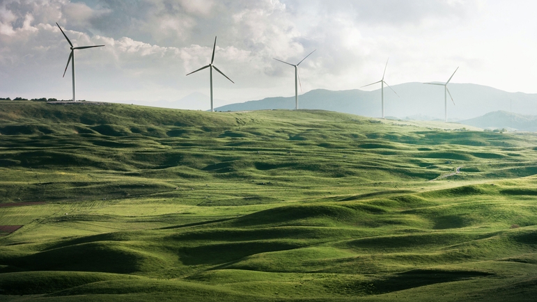 Paisagem com turbinas eólicas