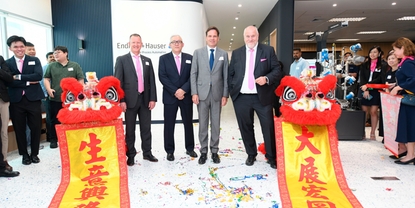 Jens Winkelmann, Richard Yu,  Frank Grütter e Matthias Altendorf na inauguração.